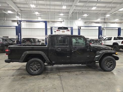 New 2026 Jeep Gladiator Sport AWD/4WD image 2