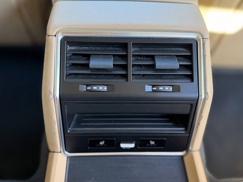 Used 2020 Porsche Panamera image 50