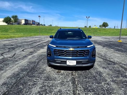 Used 2025 Chevrolet Equinox LT w/ Convenience Package II AWD/4WD image 3