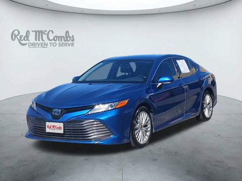 Used 2020 Toyota Camry XLE image 1