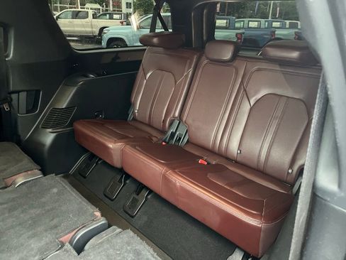 Used 2023 Ford Expedition Max Limited RWD image 13