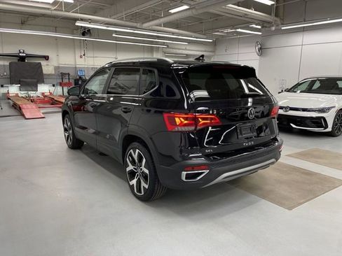 Certified 2023 Volkswagen Taos SEL AWD/4WD image 2