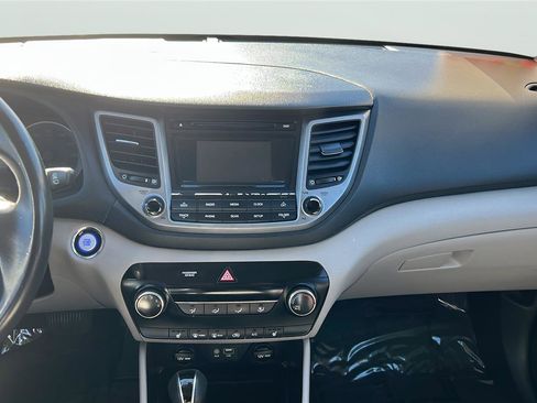 Used 2017 Hyundai Tucson Sport image 8
