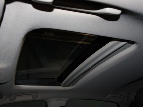 Used 2024 Honda Civic EX-L image 19