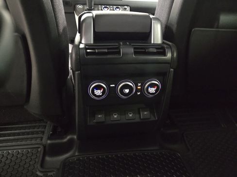 Used 2022 Land Rover Defender 110 X-Dynamic SE AWD/4WD image 24