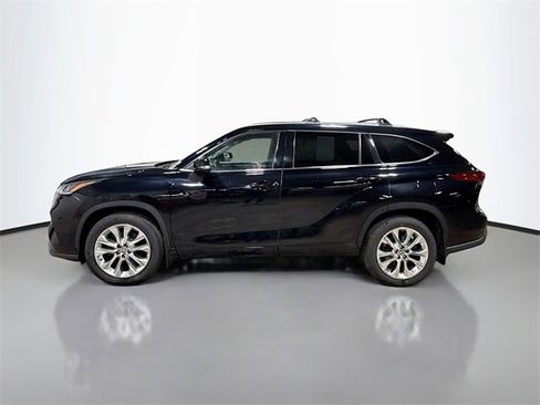 Used 2020 Toyota Highlander Limited image 9
