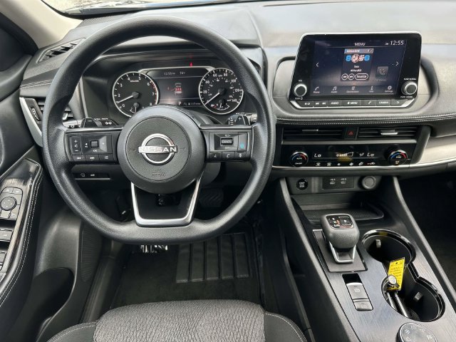 Used 2024 Nissan Rogue SV AWD/4WD image 2