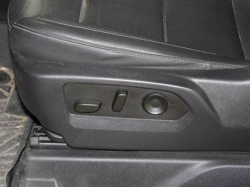 Used 2023 Chevrolet Silverado 1500 LTZ AWD/4WD image 18