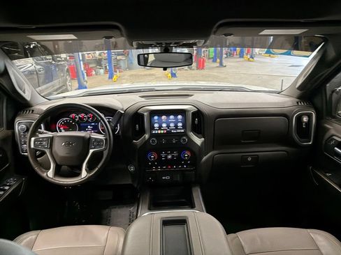 Used 2020 Chevrolet Silverado 1500 LT Trail Boss AWD/4WD image 15