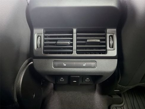 Used 2024 Land Rover Range Rover Evoque Dynamic SE image 16