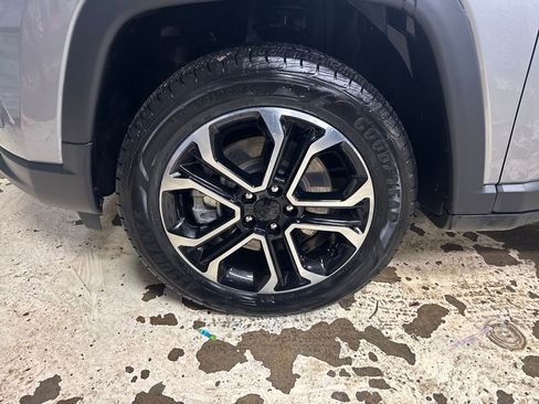 Used 2024 Jeep Compass Limited image 11