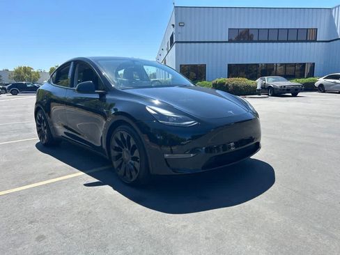 Used 2022 Tesla Model Y Performance AWD/4WD image 2