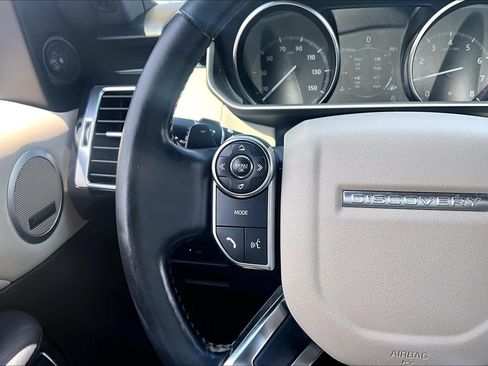 Used 2018 Land Rover Discovery SE AWD/4WD image 24