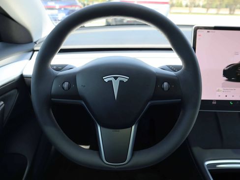 Used 2023 Tesla Model 3 Standard Range image 14