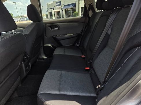 Used 2021 Nissan Rogue SV FWD image 17