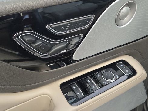 Used 2020 Lincoln Aviator Reserve w/ Equipment Group 202A image 23