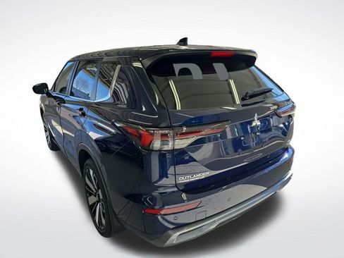 New 2026 Mitsubishi Outlander SE image 3