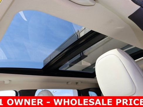 Used 2016 Jeep Cherokee Overland w/ Technology Group AWD/4WD image 27