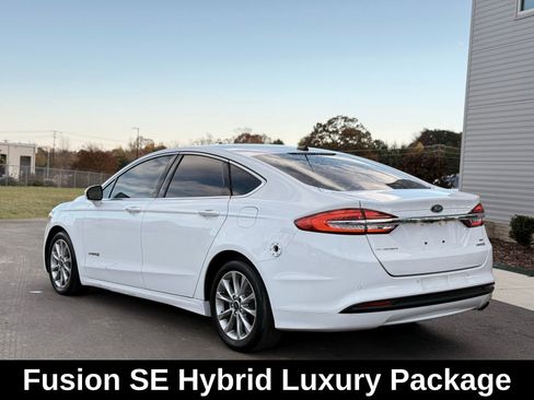 Used 2017 Ford Fusion SE w/ Equipment Group 602A image 8