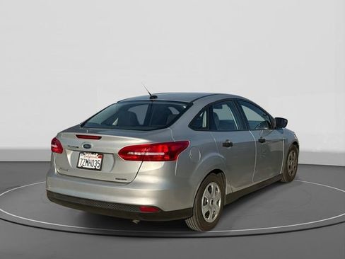 Used 2015 Ford Focus S image 4