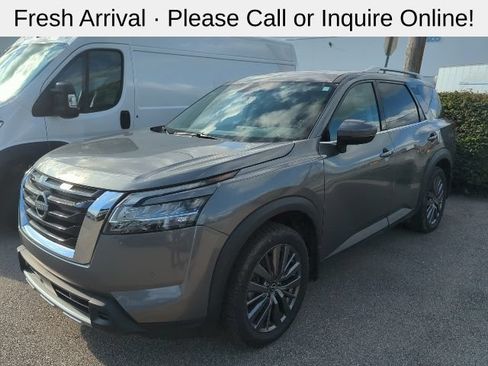 Used 2023 Nissan Pathfinder SL w/ SL Premium Package AWD/4WD image 2