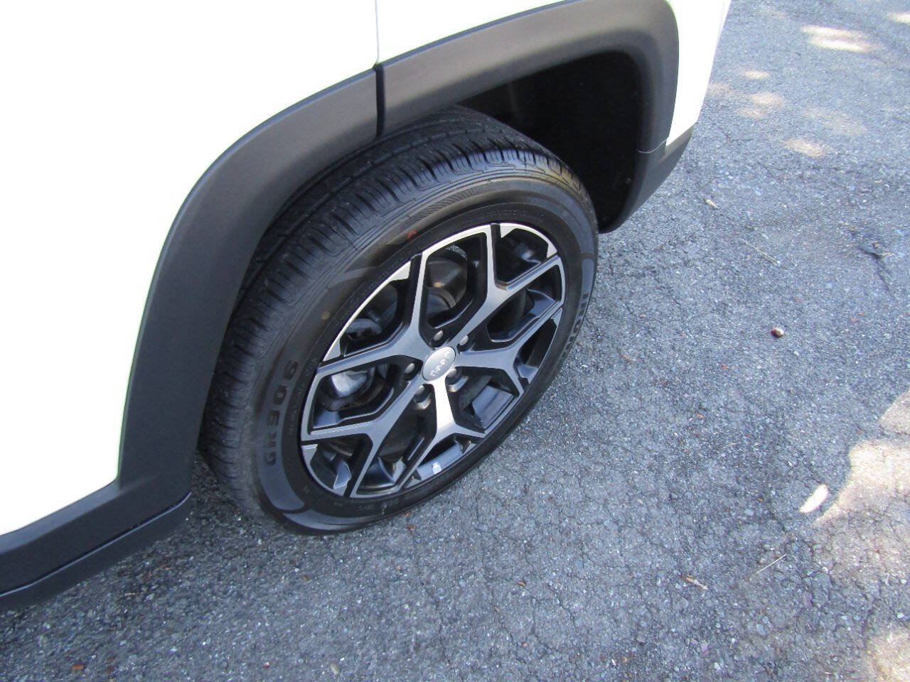 Used 2024 Jeep Compass Limited AWD/4WD image 31
