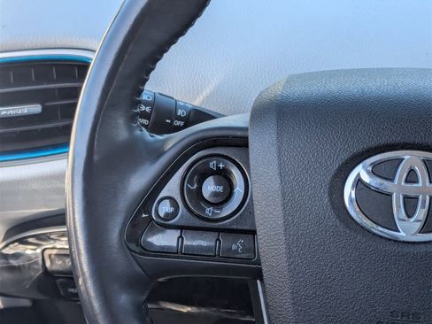 Used 2022 Toyota Prius XLE image 21