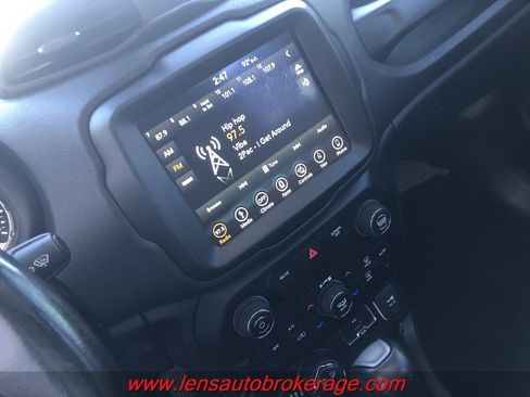 Used 2019 Jeep Renegade Trailhawk image 14