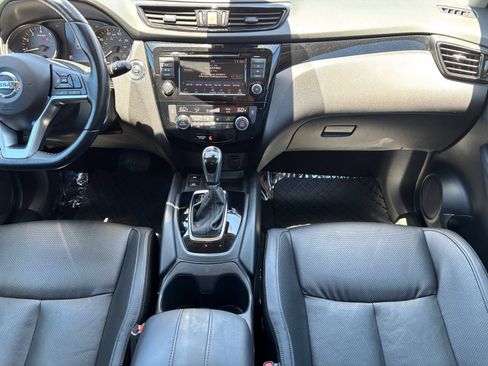 Used 2021 Nissan Rogue Sport SL w/ Premium Package FWD image 14