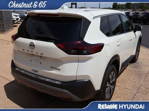 Used 2023 Nissan Rogue SV AWD/4WD image 6