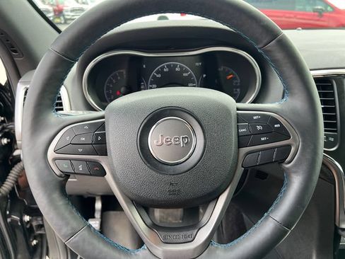 Used 2018 Jeep Grand Cherokee Laredo AWD/4WD image 15