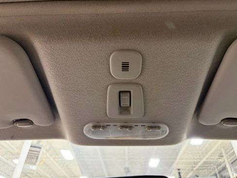 Used 2011 Nissan Juke SL image 42