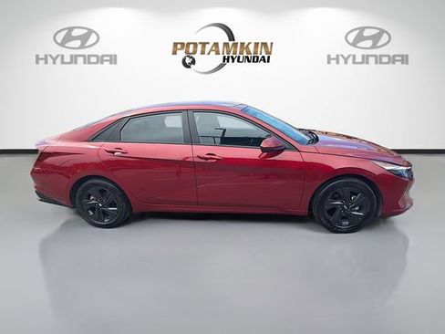 Certified 2023 Hyundai Elantra SEL w/ Cargo Package FWD image 4