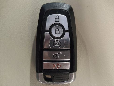 Used 2022 Ford Edge Titanium AWD/4WD image 32