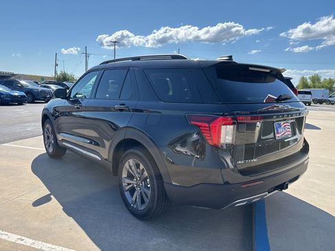 New 2025 Ford Explorer Active w/ Active Comfort Package image 3