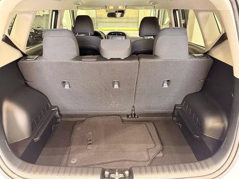 Used 2025 Kia Soul LX w/ LX Technology Package FWD image 23
