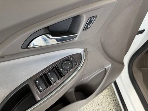 Used 2022 Chevrolet Malibu LT FWD image 9