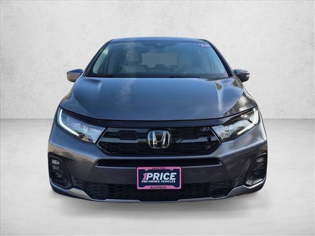 Used 2025 Honda Odyssey Touring image 2