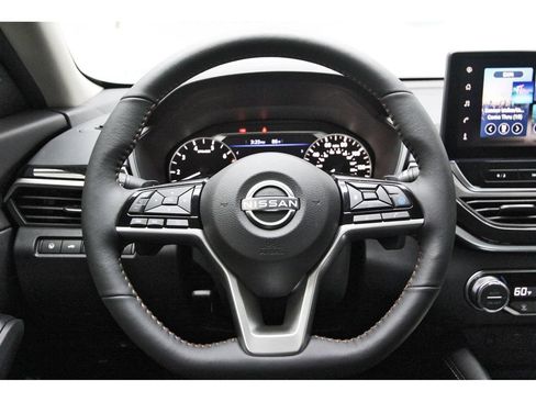 New 2026 Nissan Altima 2.5 SR w/ SR Premium Package FWD image 13