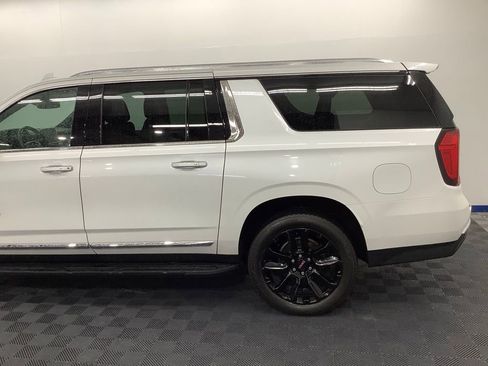 Used 2023 GMC Yukon XL SLT image 4