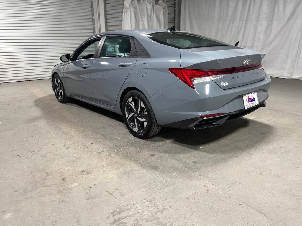 Used 2021 Hyundai Elantra Limited FWD image 5