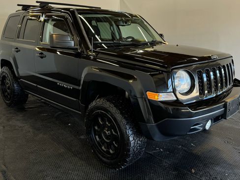 Used 2014 Jeep Patriot Sport w/ Power Value Group image 4