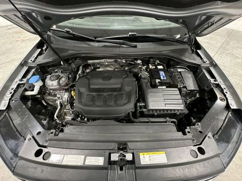 Used 2021 Volkswagen Tiguan SE image 29