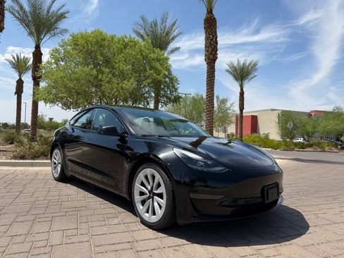 Used 2022 Tesla Model 3 RWD image 1