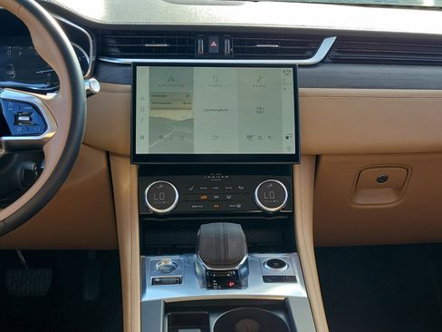 Used 2022 Jaguar F-PACE S AWD/4WD image 19