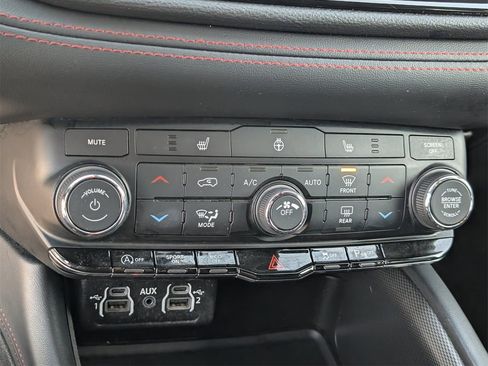 Used 2023 Dodge Durango GT image 17