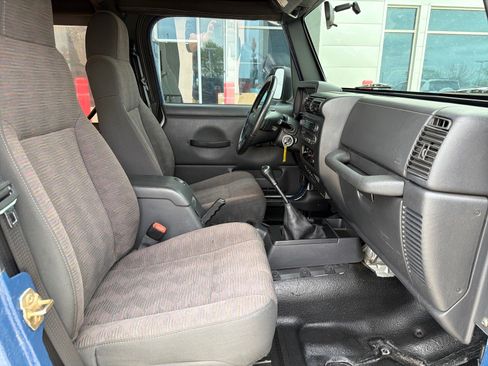 Used 2005 Jeep Wrangler X w/ Tire & Wheel Group (Ecco) AWD/4WD image 15