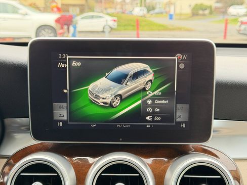 Used 2019 Mercedes-Benz GLC 300 4MATIC image 58