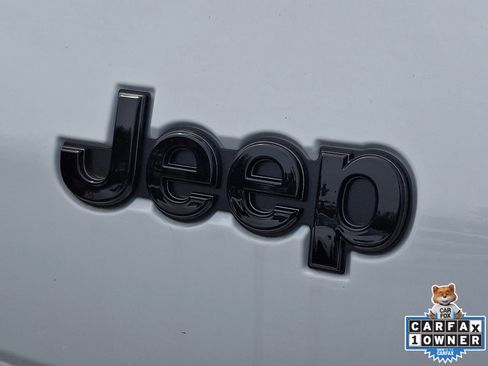 New 2026 Jeep Grand Cherokee L 4WD image 13
