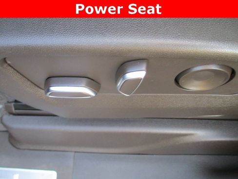 Used 2022 GMC Yukon XL Denali w/ Advanced Technology Package image 27